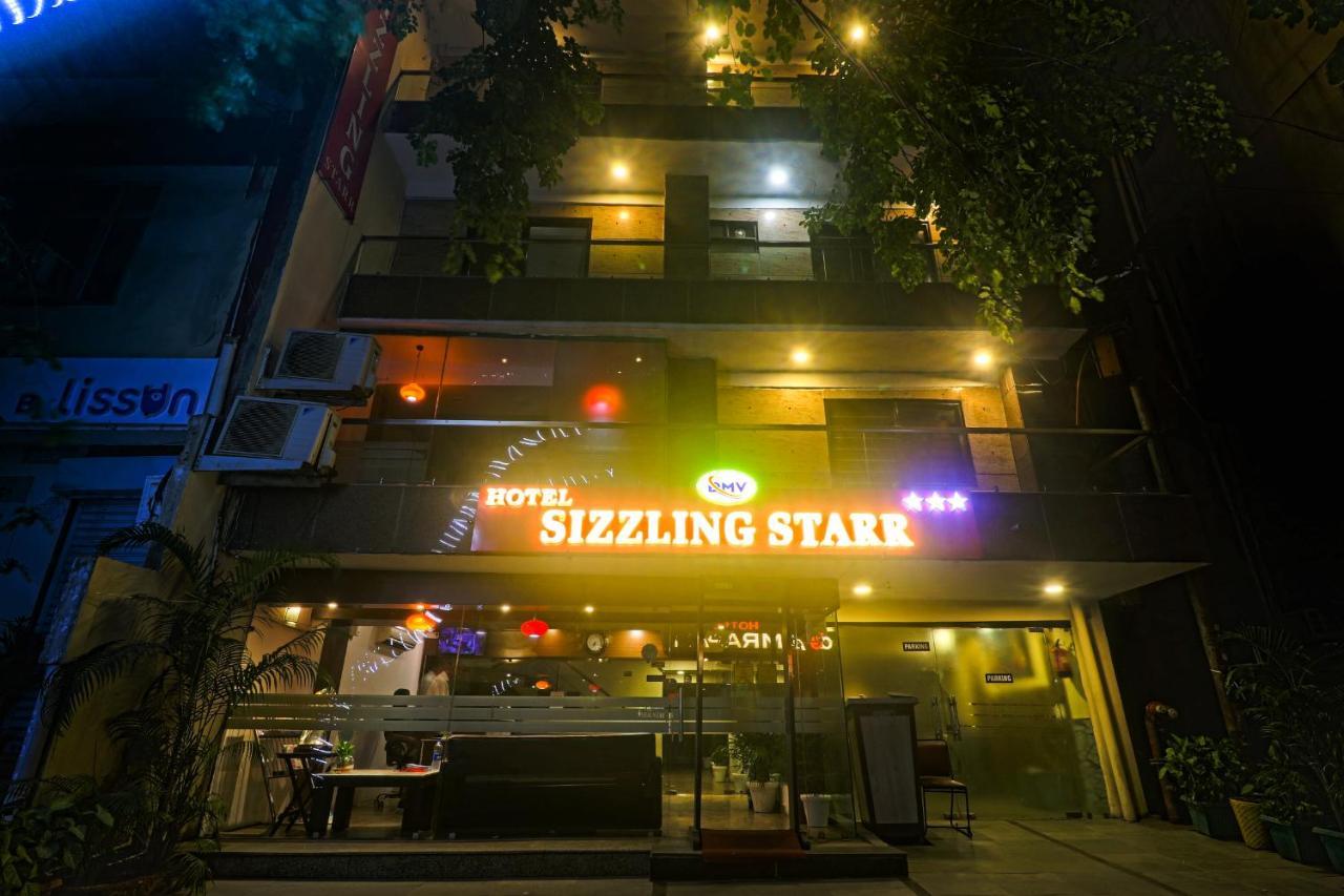 Hotel Sizzling Starr New Delhi Exteriör bild