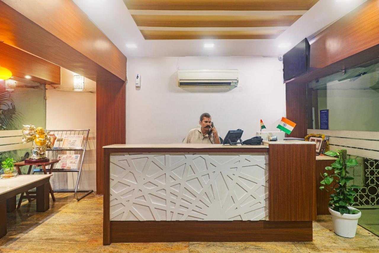 Hotel Sizzling Starr New Delhi Exteriör bild